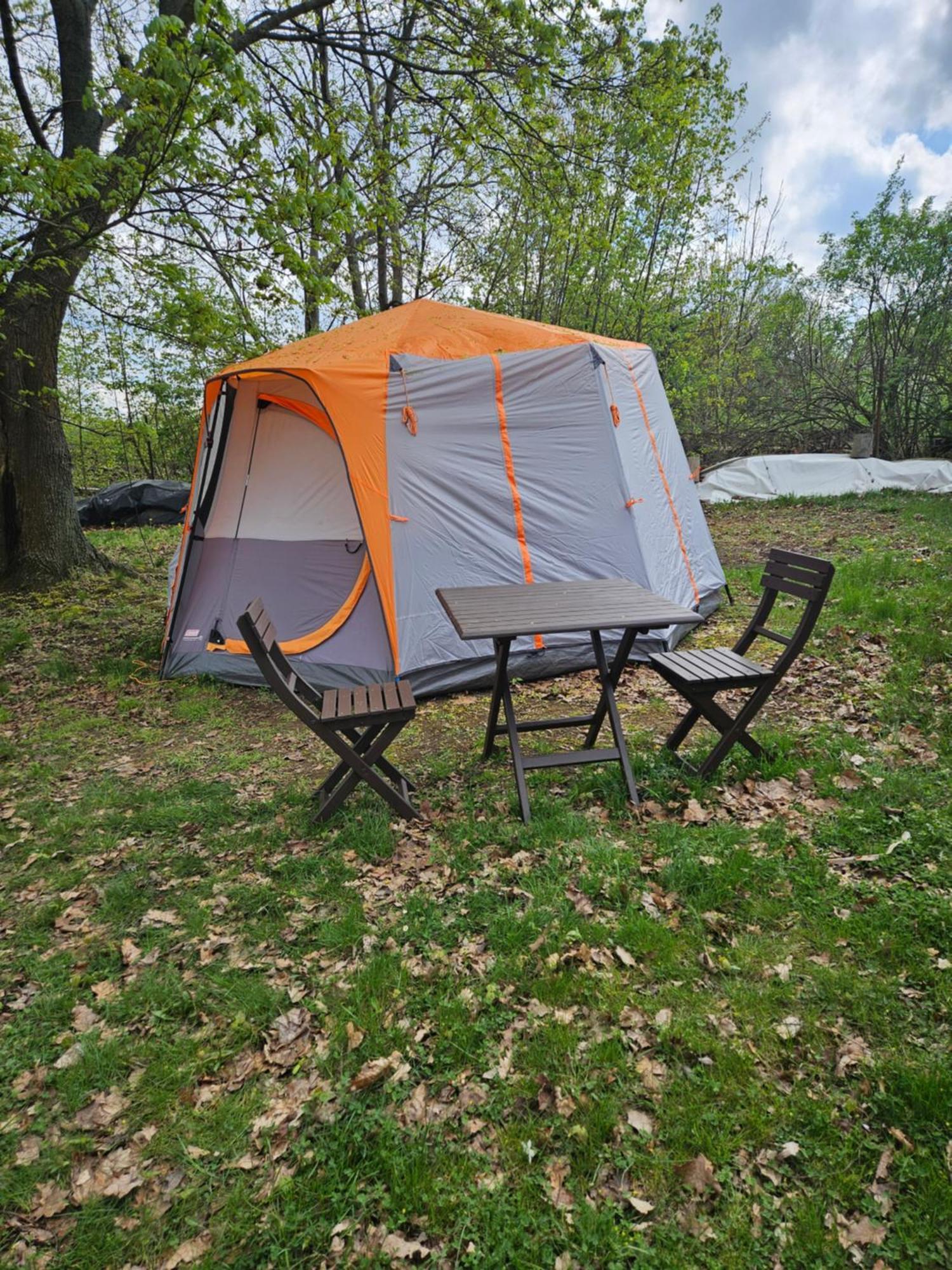 šeberák - V Chatičkách A V Luxusních Stanech Campo de lujo Praga